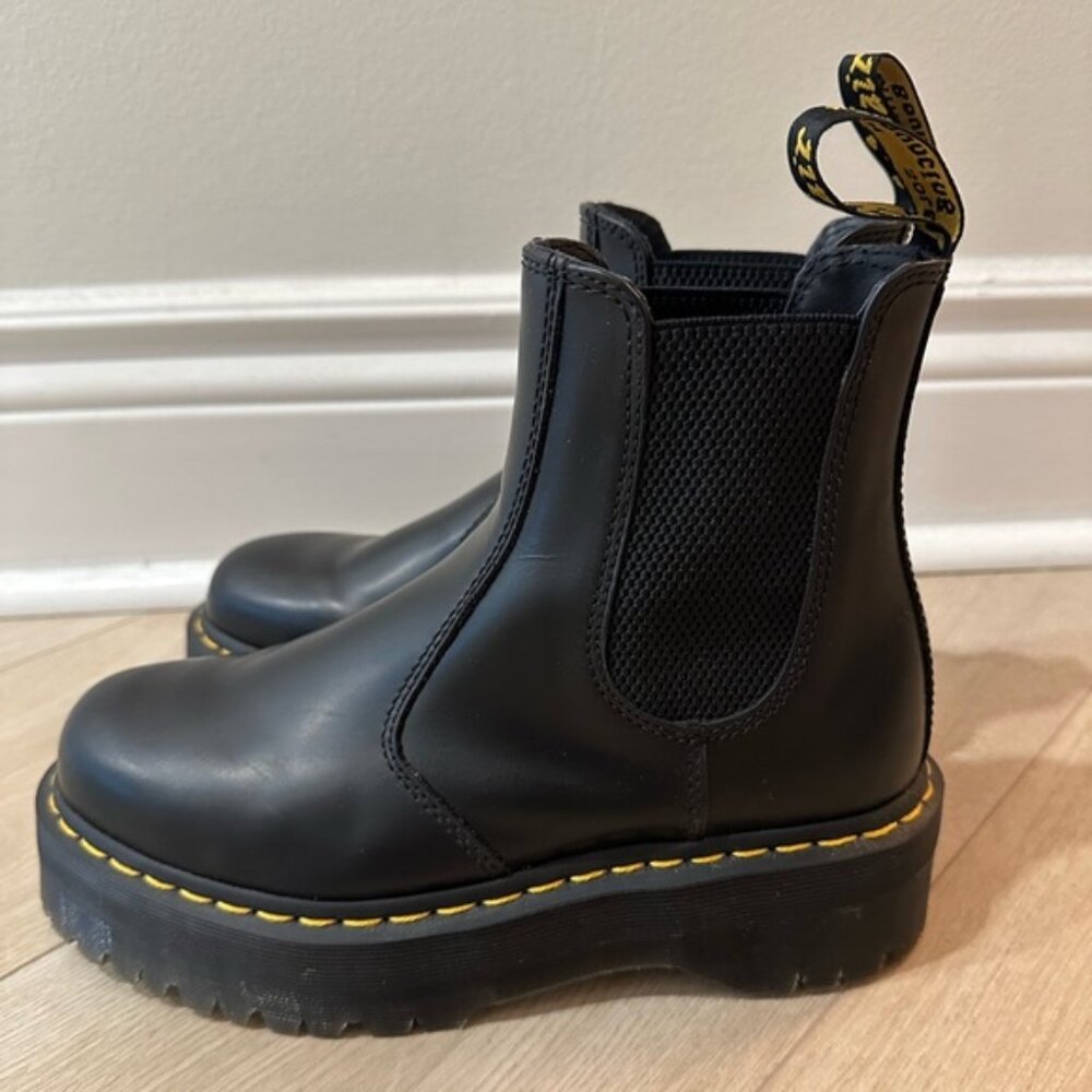Dr Marten 2976 Chelsea Boots